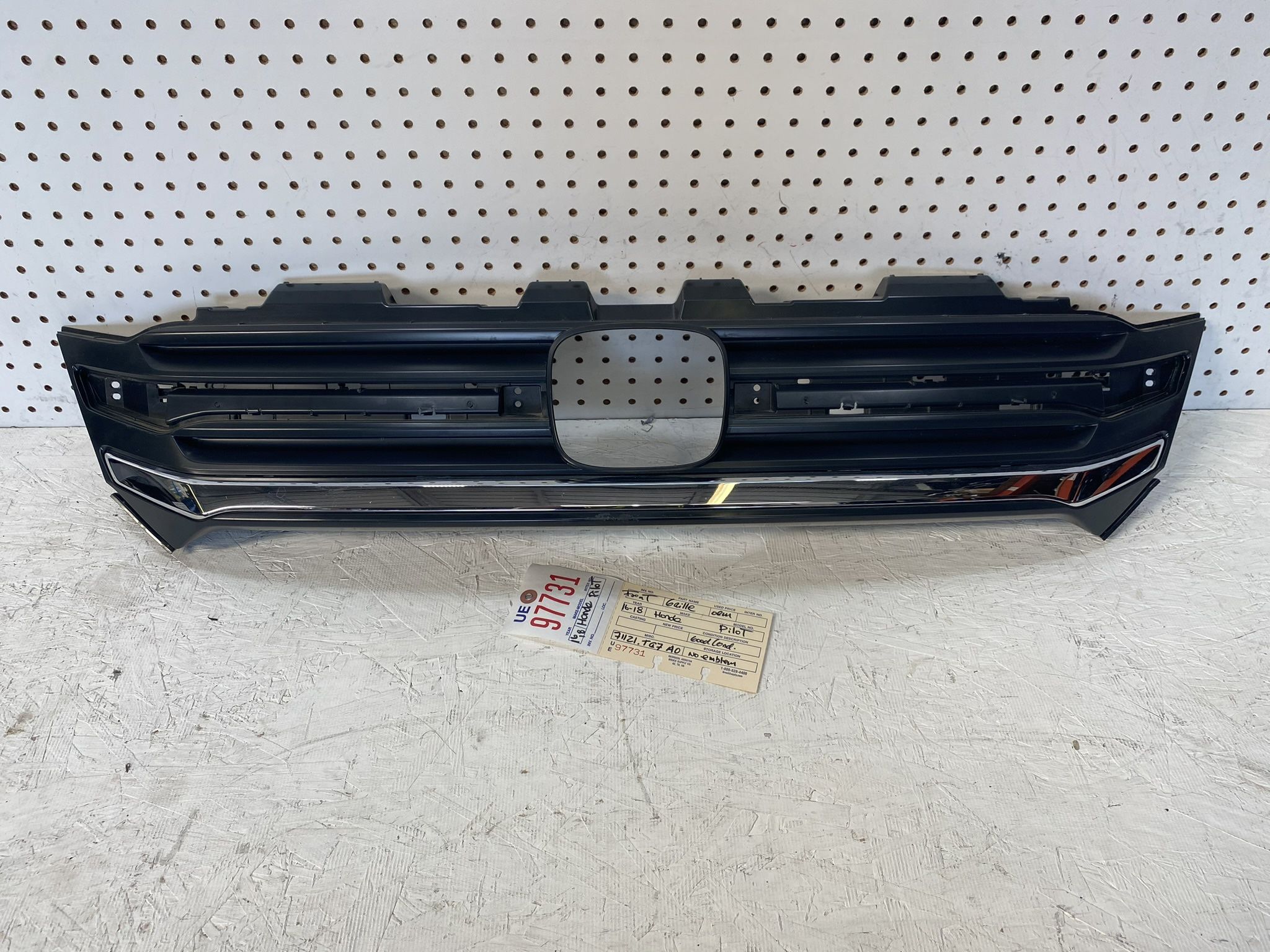 2016 2018 HONDA PILOT FRONT GRILLE OEM