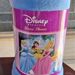 FLEECE BLANKET