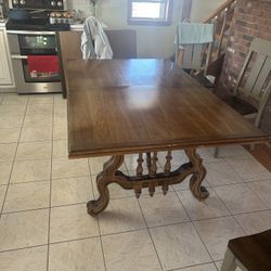 Kitchen Table / Dinning Room Table 