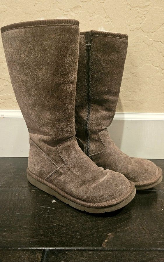Brown Suede UGG Boots Size 5 - Like New!