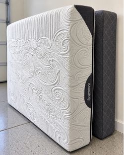 🔥 Serta iComfort Queen Mattress + Serta Foundation – Excellent Condition