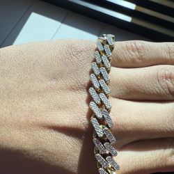 Gold Bracelet Read below