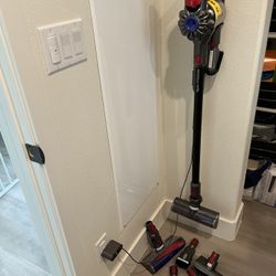 Dyson Vacuum With 8 Attachments And Filter