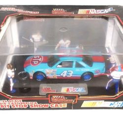 1/24 Racing Champions 1992 NASCAR #43 Richard Petty PIT STOP SHOWCASE New in BOX