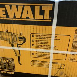 DEWALT 7.5 Amp 1/2 in. Impact Wrench Kit 