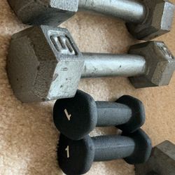 Weights Two 5#; Two 1# And One 7#