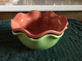 Two Stackable Bowls Orange & Green Great Colors For The Holiday Or Anytime
