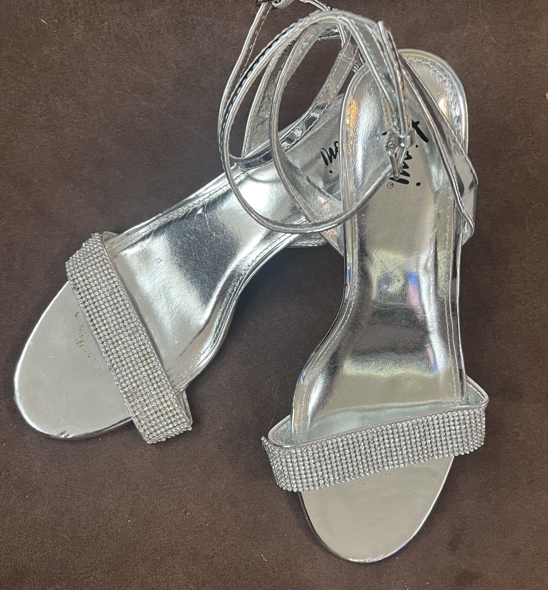 Shiny Sandles