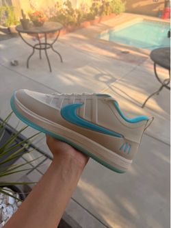 Nike book 2 McDonald size 10