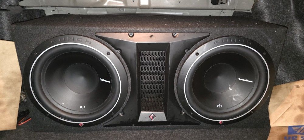 Rockford Fosgate P-1 Punch 10 Inch Subwoofers And Fosgate Amp