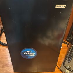 3.2 Cu Ft Black Fridge