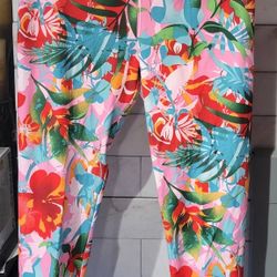 Cropped "Tropical" Capri Leggings 
$4 each (One Available In Size XL 15-17 and Two Available In Size XXXL 21)