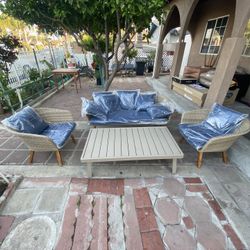 PATIO SET