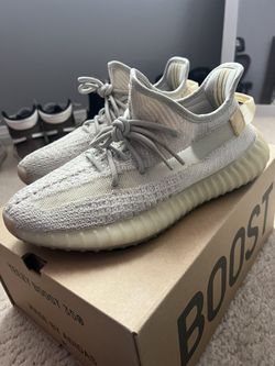 Yeezy 350 V2