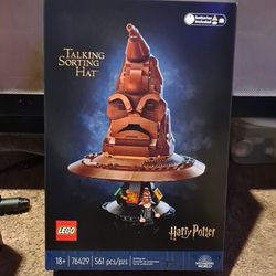 Lego Talking Sorting Hat from Harry Potter 