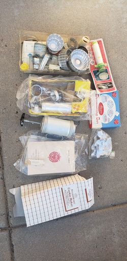 Cookie making and cake decorating