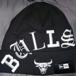 Brand New- NEW ERA knitted BULLS & YANKEES beanies
