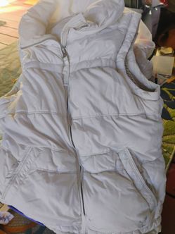 Ladies puffer vest