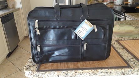 Philippe Amiel Men's Leather Document Bag for Sale in Miami, FL - OfferUp