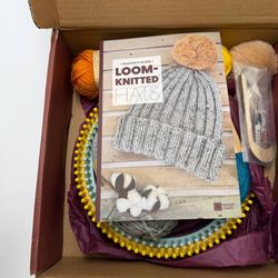 Kiwi Co Maker Crate *NEW* Build Your Own Loom-Knitted Hats - Age 14+