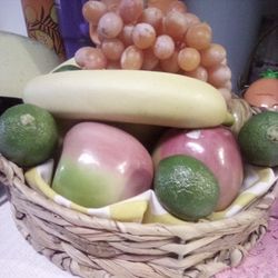 Vintage Plastic Fruit Basket.