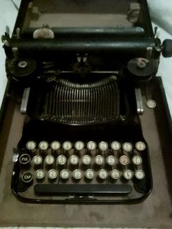1913 Corona Typewriter With Case