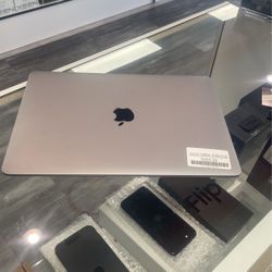 2020 13”MacBook Air 256ssd 
