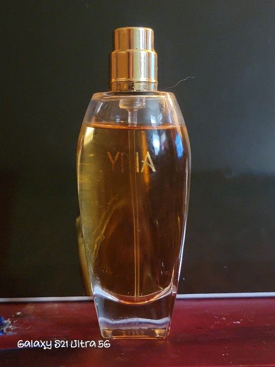 Yria Perfume