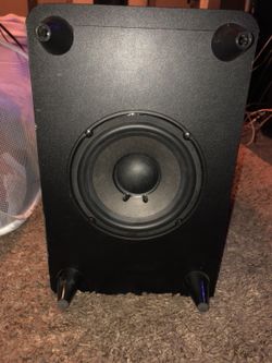 Selling pioneer S-22W-P subwoofer.