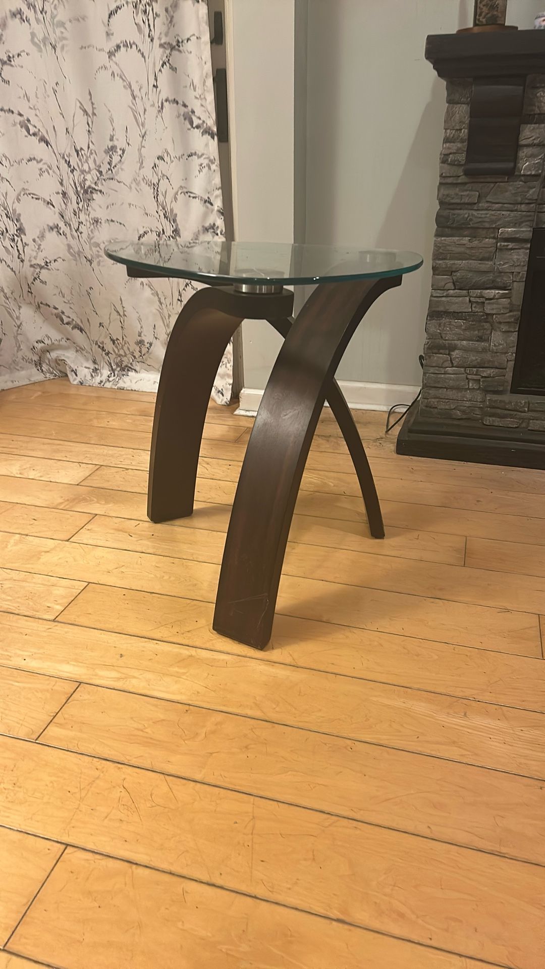 Raymour And Flanigan Accent/End Table