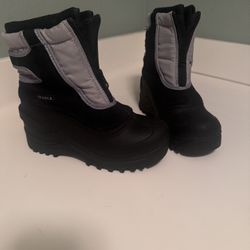 Itasca waterproof snow boots.Toddler,size 2