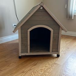 Wood small dog house 