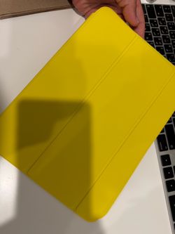 Apple Smart Folio for iPad (A16) – Lemonade – Like New