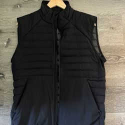 Small Men’s Lululemon Black Vest
