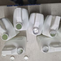 Grand  Circuit White Lightning 64oz Just Seal Damage 