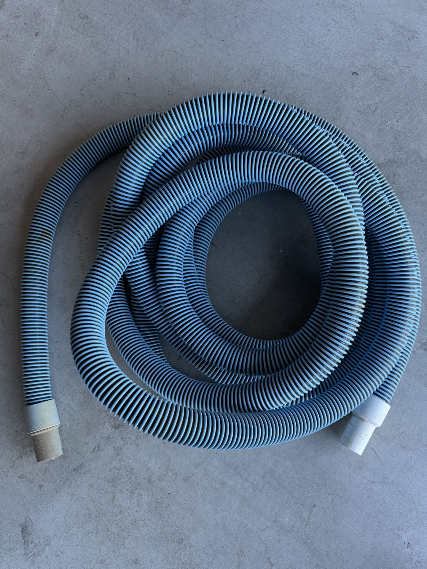 Pool vacuum cleaner hose
