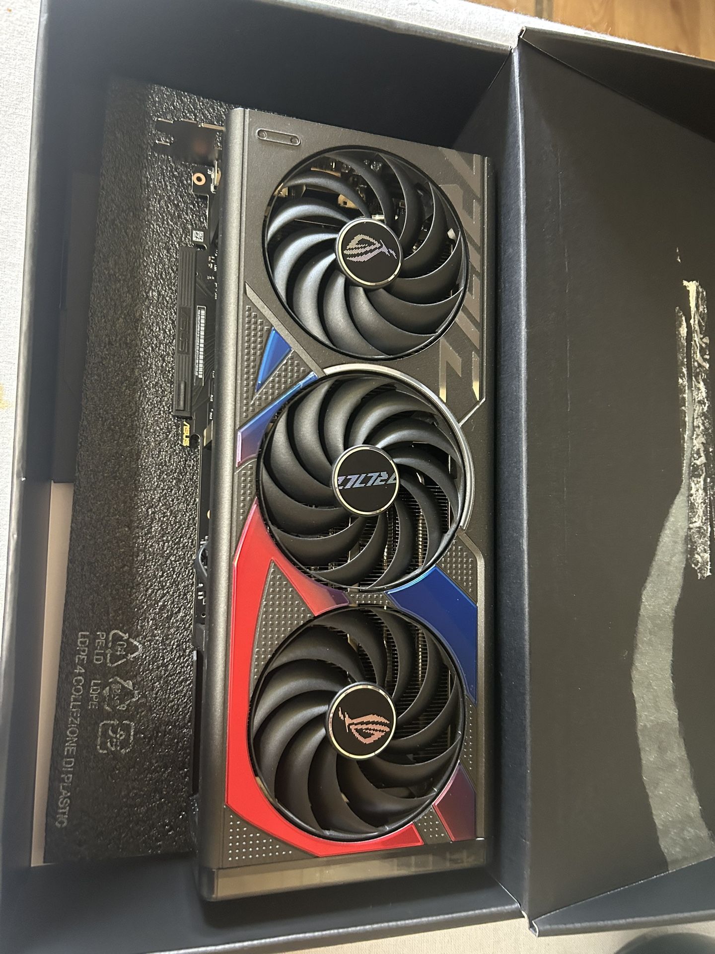 ASUS ROG STRIX 4070 SUPER OC 