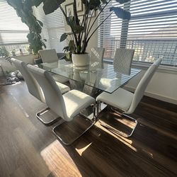 Dining Table w/ chairs