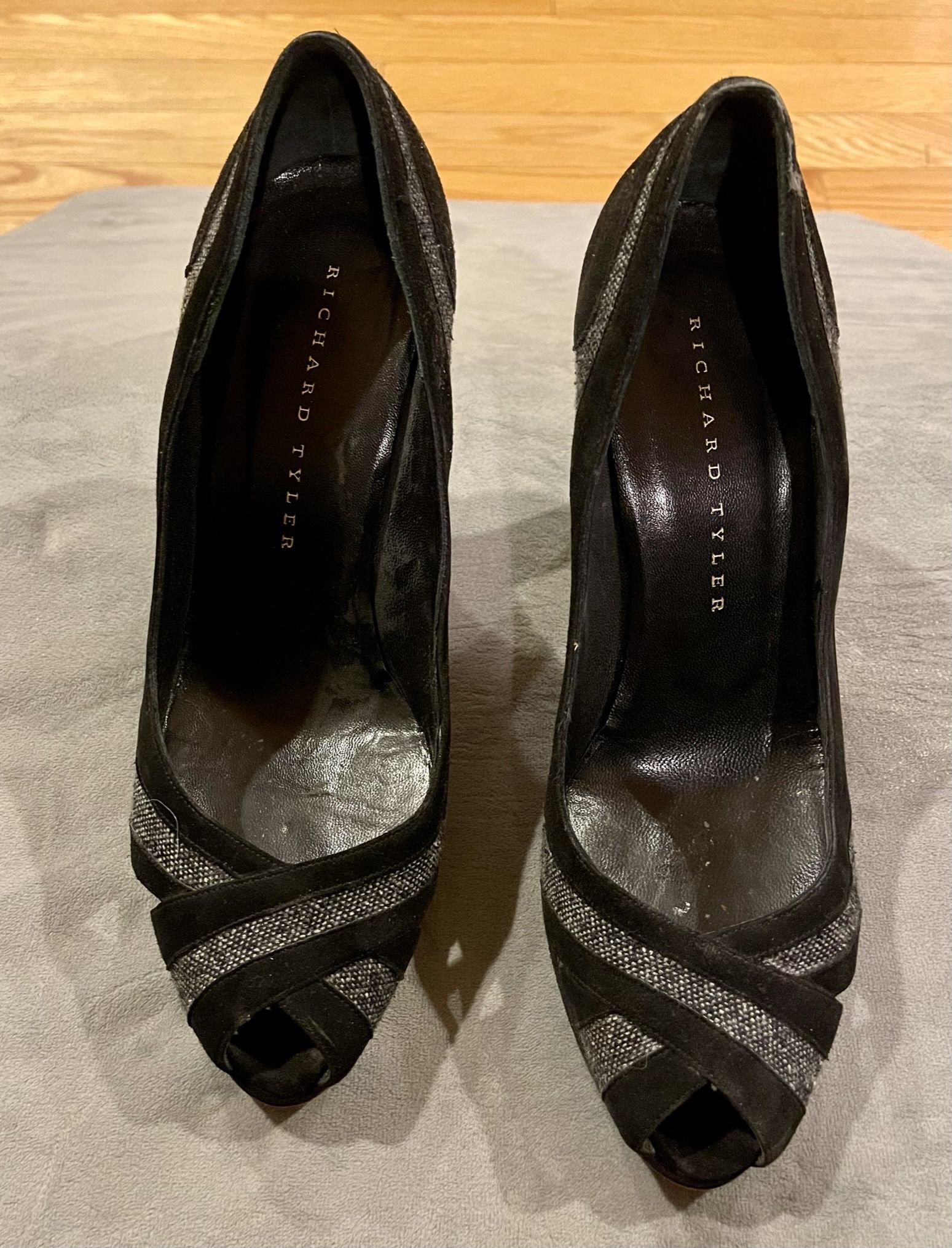 Richard Tyler Women Black Suede & Tweed Peep Toe Shoes High Heel Size 9