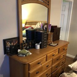 Solid Wood 9 Drawer Dresser With 2 Nightstands to Match