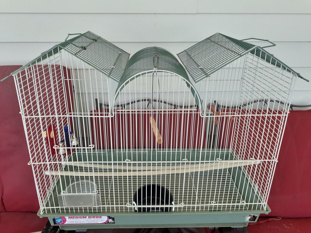 Nice table top bird cage