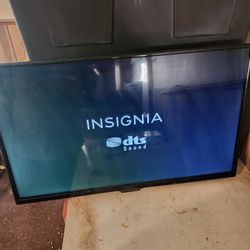 2 Insignia TV 