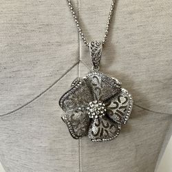 Betsey Johnson Rhinestone Flower Pendant Necklace 