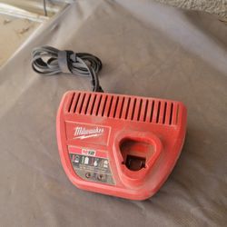 Milwaukee M12 Charger