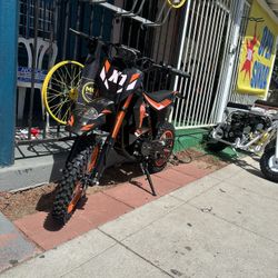 Electric Dirt Bike Brand New Only 1900 Or Make 50$ Monthly Payments