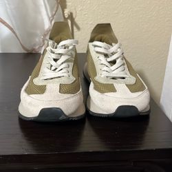 Lacoste Sneakers Size 6 Woman