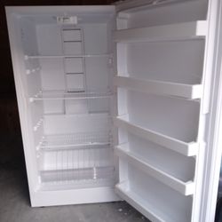 Maytag Upright Frost Free 16 Cu. Ft. Freezer. White Model  # MZF34X16DW, Gently Used.