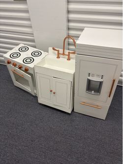 Play Kitchen