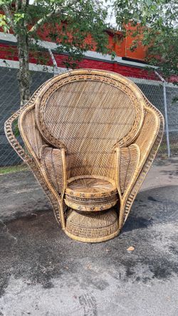 70s vintage Peacock rattan chair