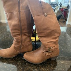 Women’s Boots 8 1/2 WC